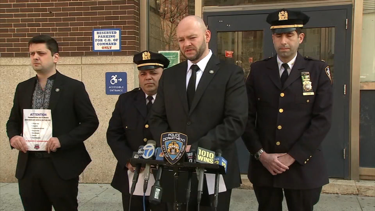 NYPD Police the of officer - NYC New in Harlem York rescue City