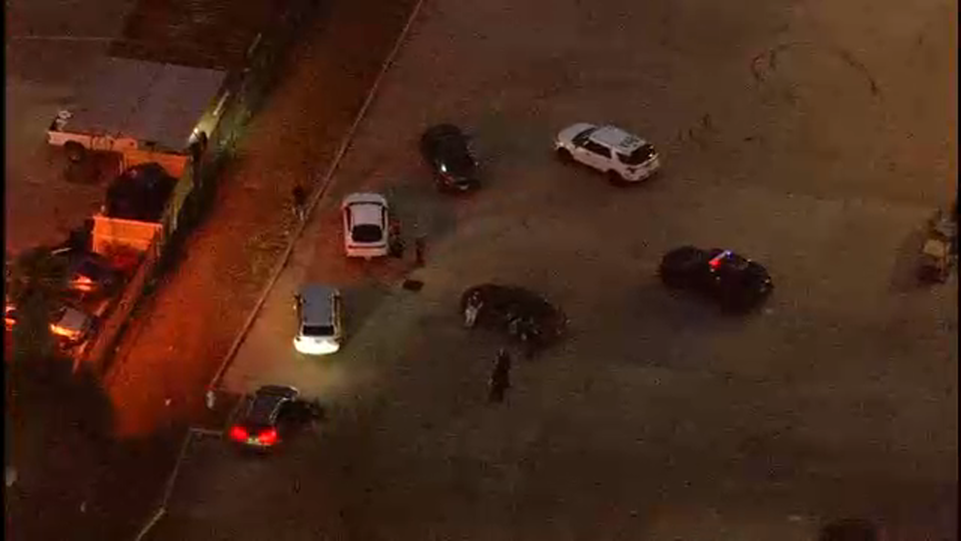 Suspect shot to death by 13-year veteran in SW Houston, HPD says
