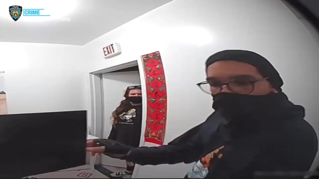 Police looking for serial thieves who have stolen over $40k in Queens