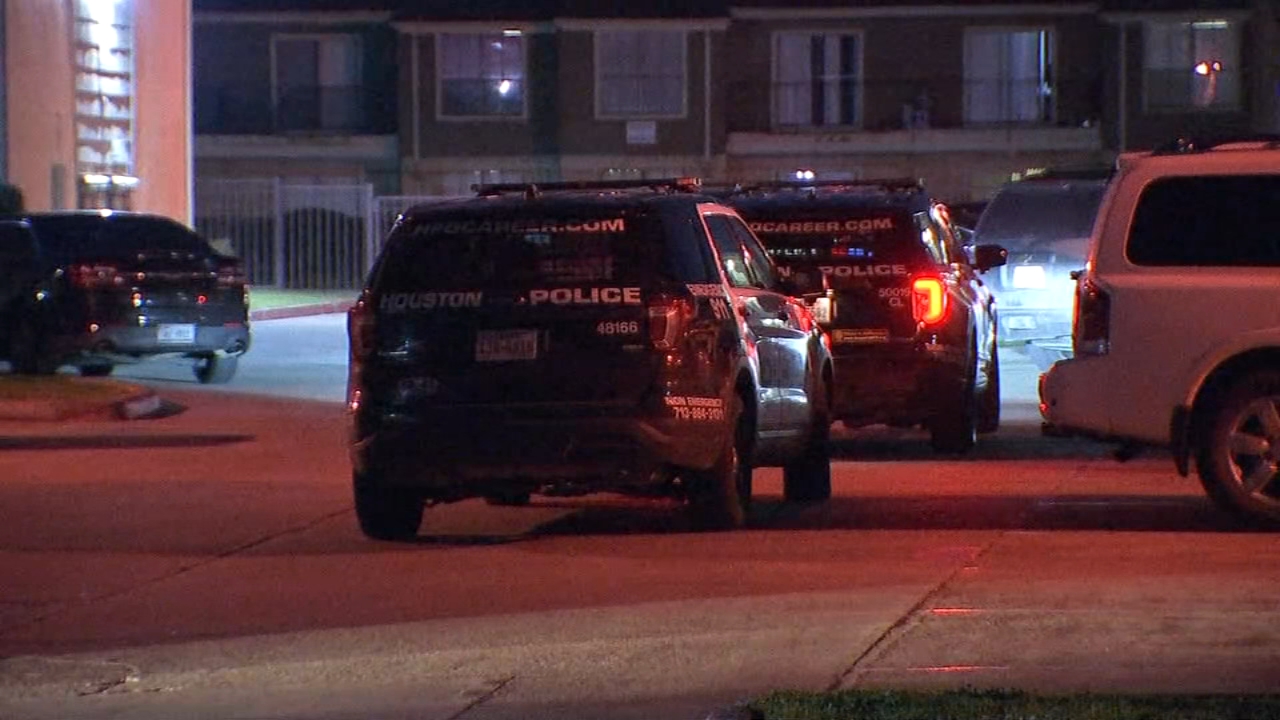 Man found shot to death in Clear Lake area, HPD says