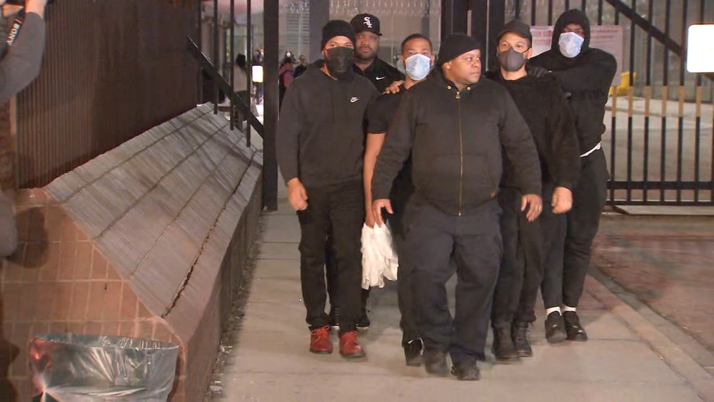 Jussie Smollett walks out of Cook County Jail