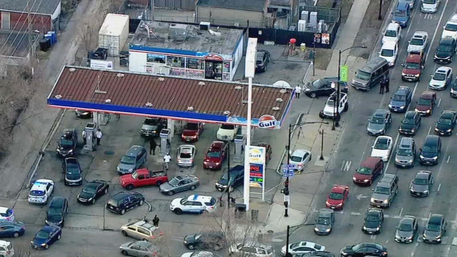 Free gas in Chicago available at select locations thanks to businessman Willie Wilson, including at 7201 N Clark, 2800 S Kedzie Free gas in Chicago available at select locations thanks to businessman Willie Wilson, including at 7201 N Clark, 2800 S Kedzie