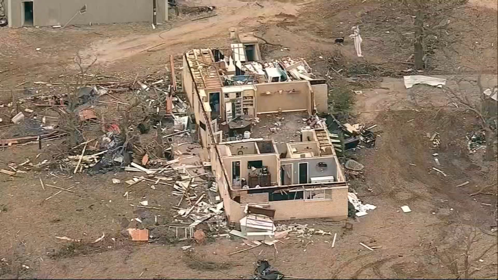 Texas severe weather: 1 killed and over a dozen injured as tornadoes ...