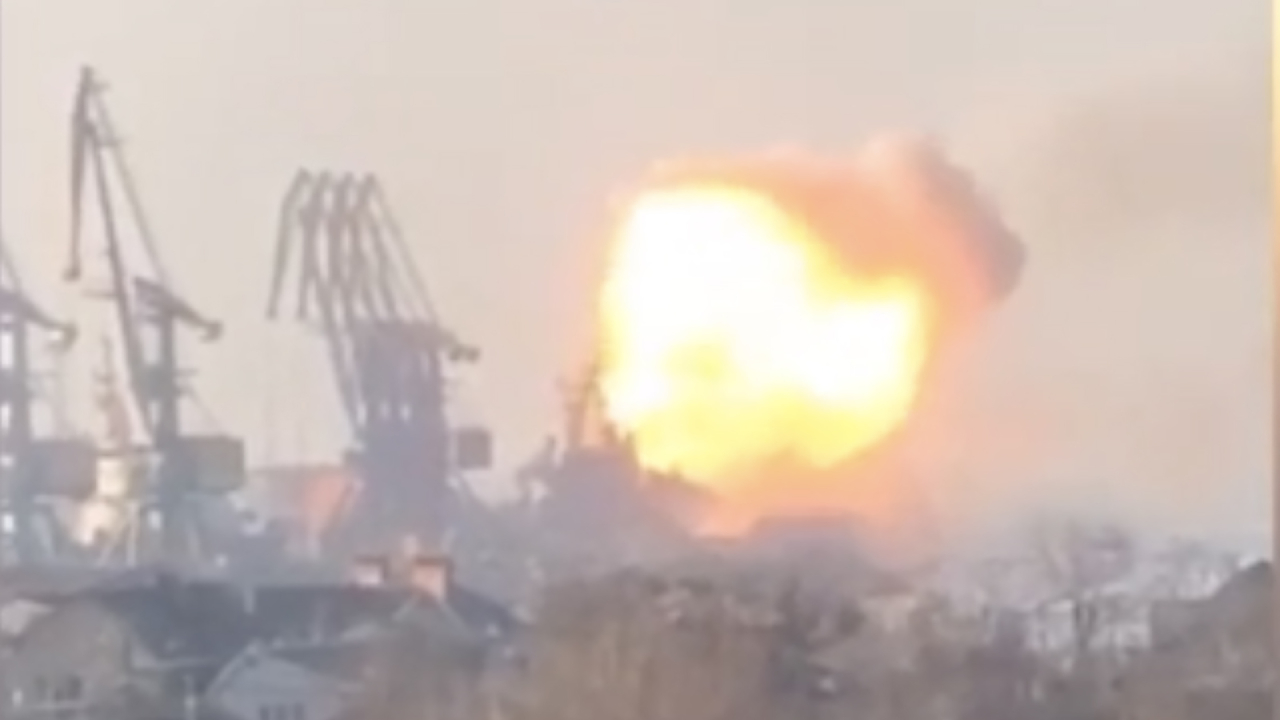 Ukrainians claim to have destroyed large Russian warship in Berdyansk