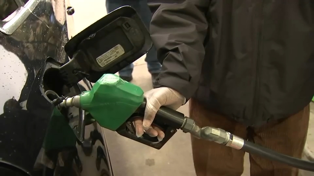2nd Chicago free gas giveaway smoother but not without hiccups