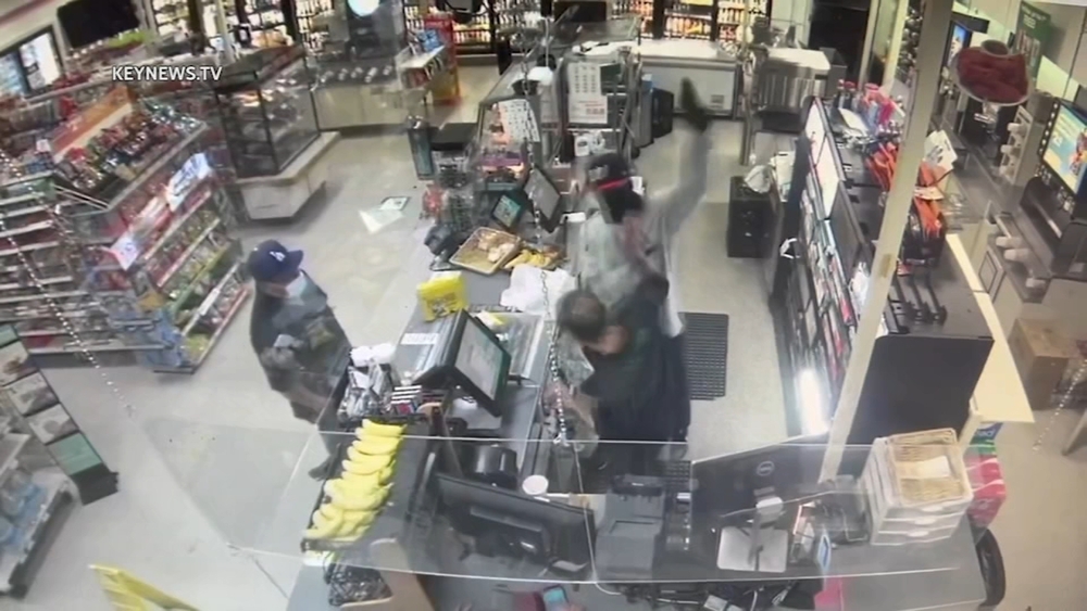 Robber pistol-whips cashier in robbery at 7-Eleven in Montclair: Video