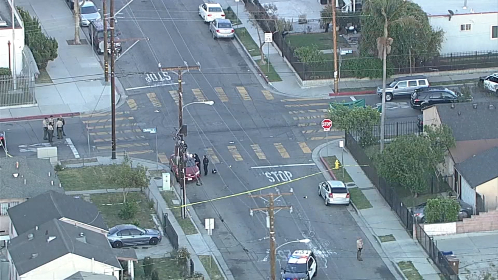 Man shot in attempted robbery dies after running into path of oncoming ...