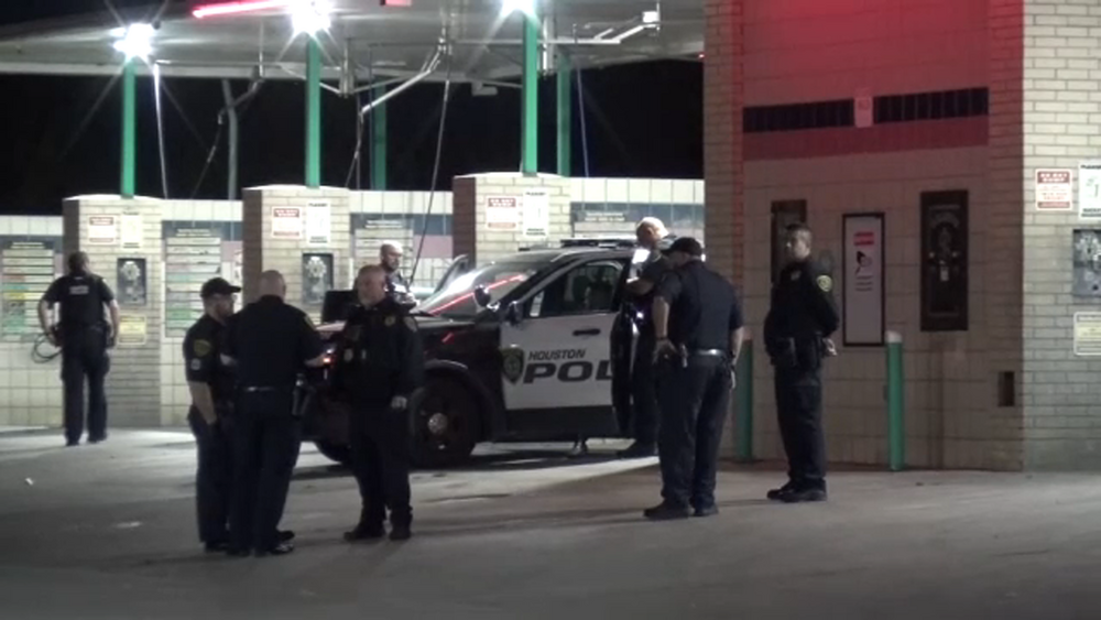 Father killed, son shot during robbery at car wash, HPD says