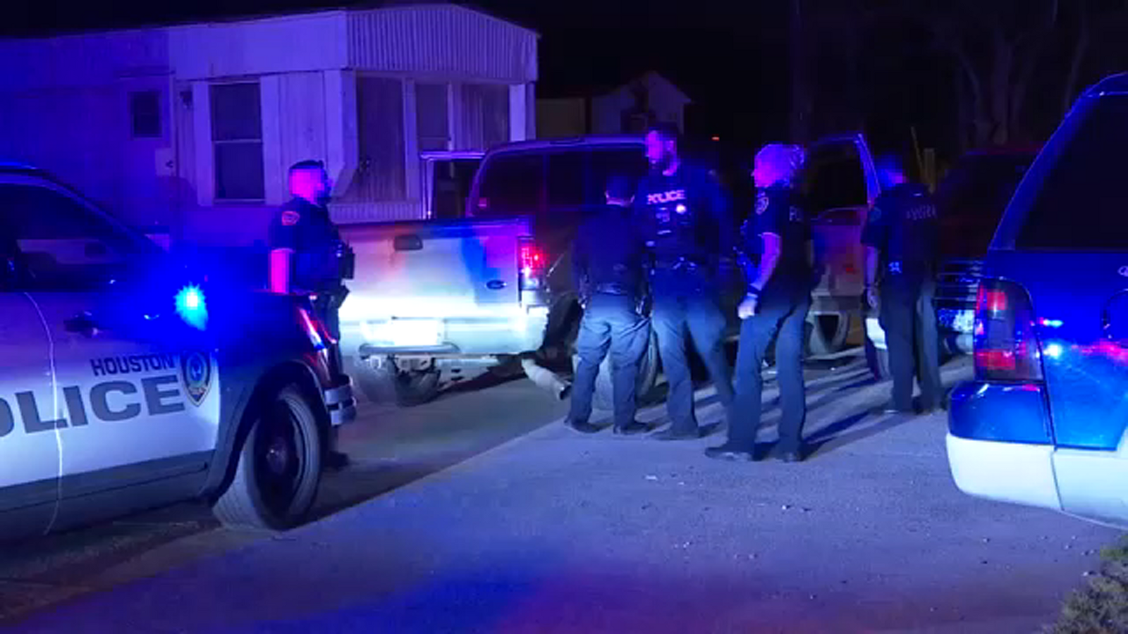 Houston crime: Suspected robbers lead police on 30-minute chase before ...