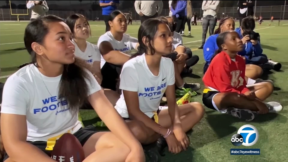 LA Rams, Nike host female-only flag football clinics led by women