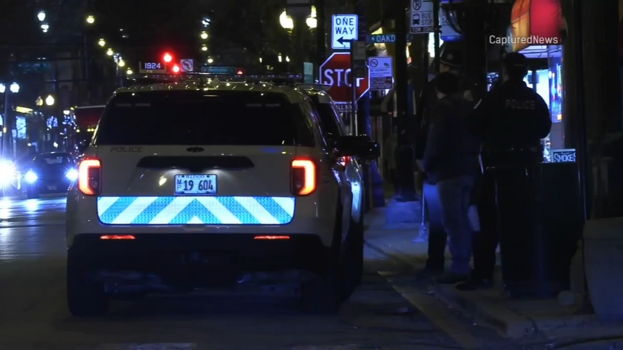 Man, 35, violently carjacked in Lakeview: CPD