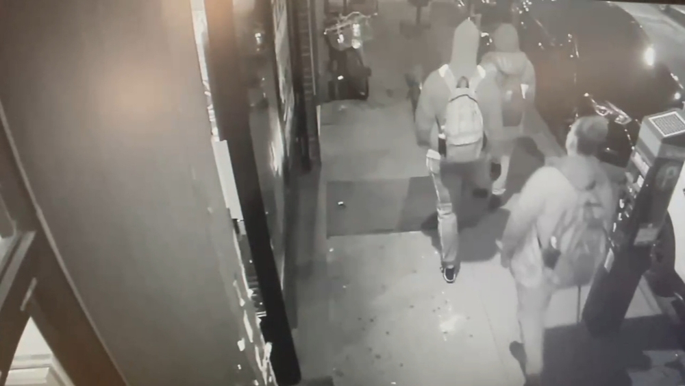 Hero NYC pizzeria owner, dad stabbed while breaking up robbery