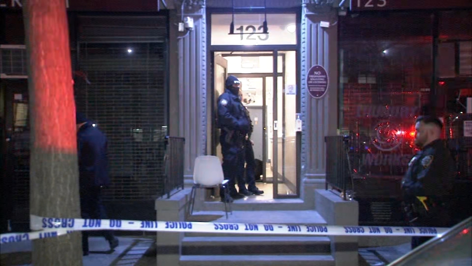 Harlem shooting: 29-year-old woman shot in leg inside building in New ...