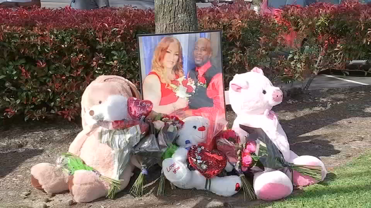 Driver charged in crash that killed couple to remain in jail