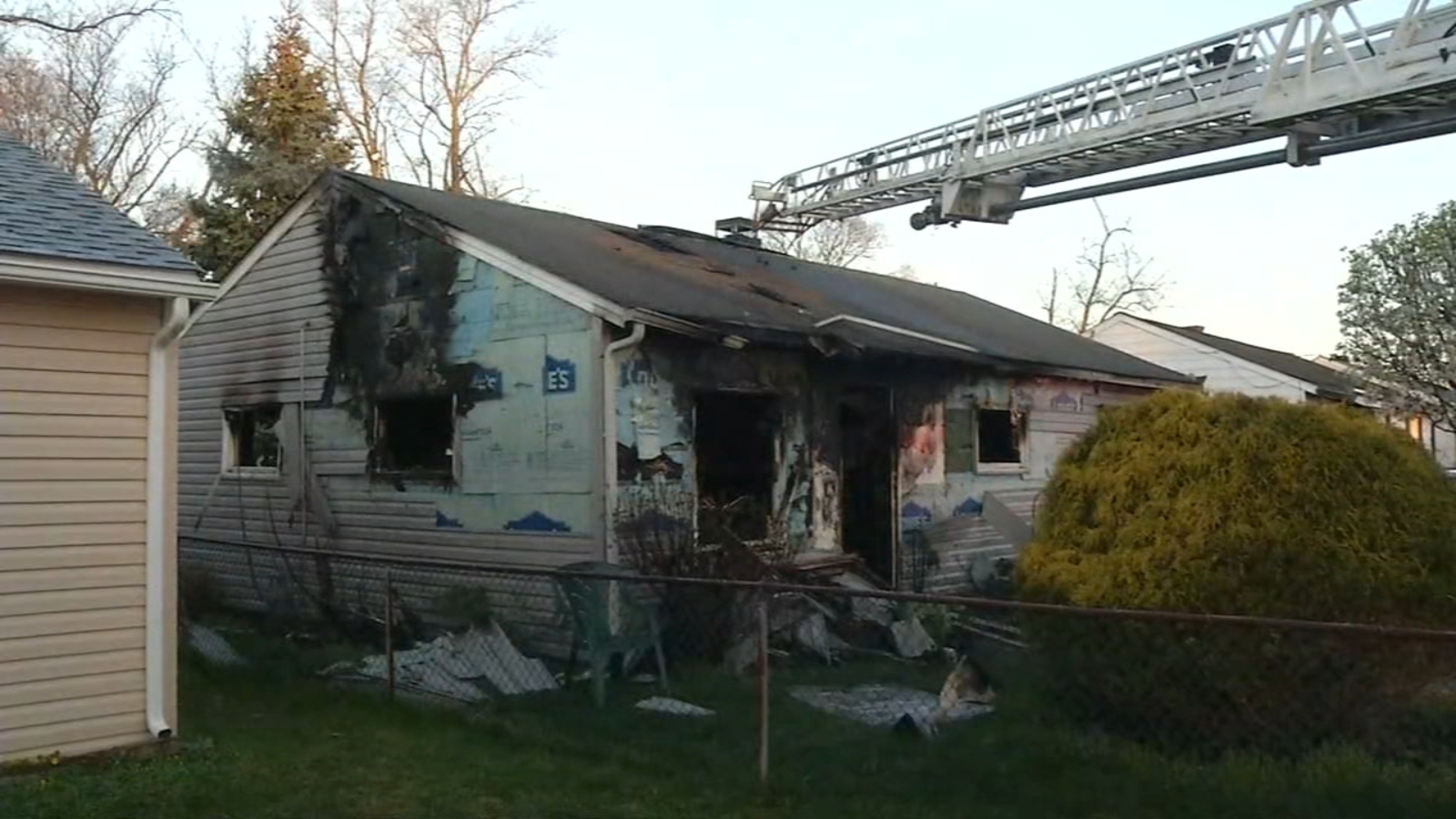Minquadale, Delaware house fire leaves 2 women dead - 6abc Philadelphia
