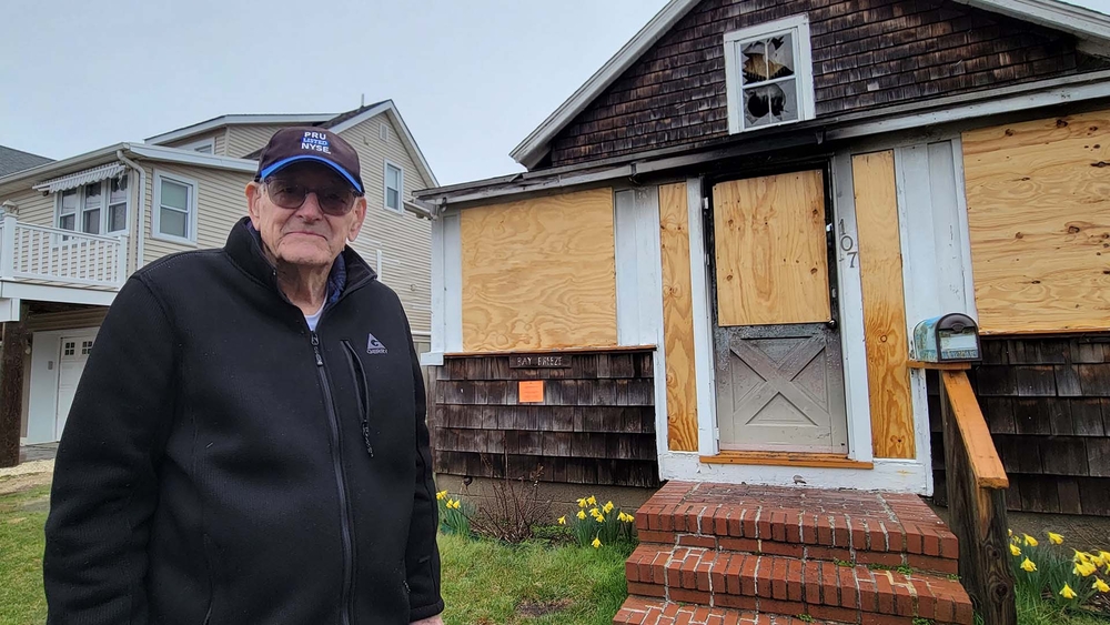 94-year-old veteran receives overwhelming support after house fire
