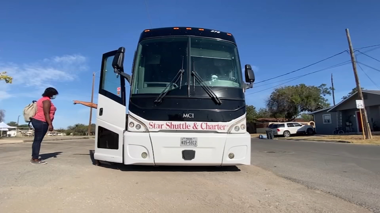White House calls Abbott's migrant bus plan a 'publicity stunt'