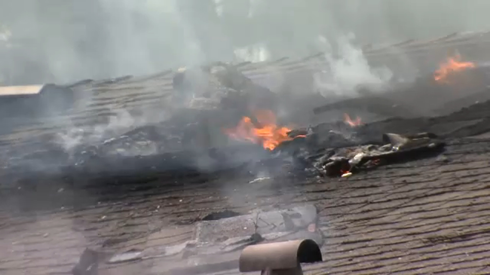 1 hospitalized after massive apartment fire in southeast Fresno - ABC30 ...