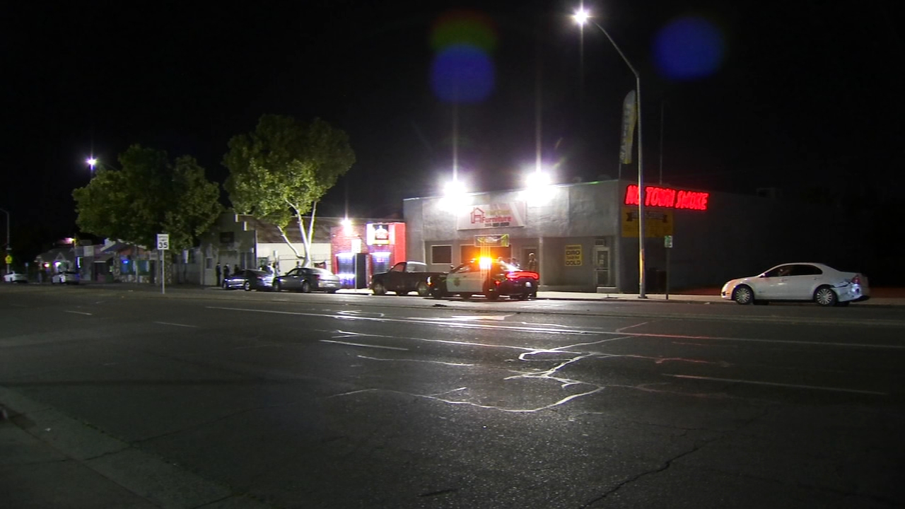Man stabbed during robbery in central Fresno