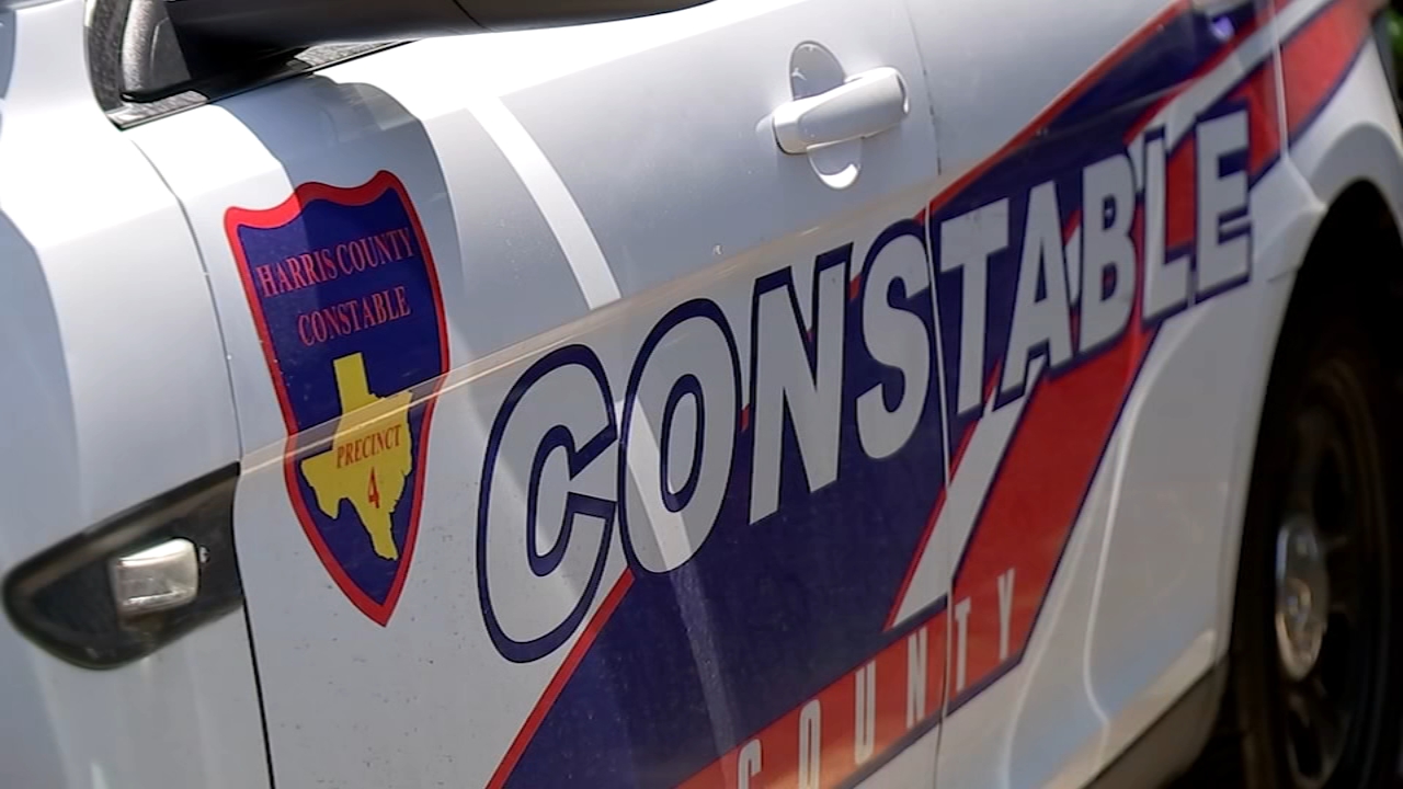 Constable weighs in on ex-deputy accused of robbery while in uniform