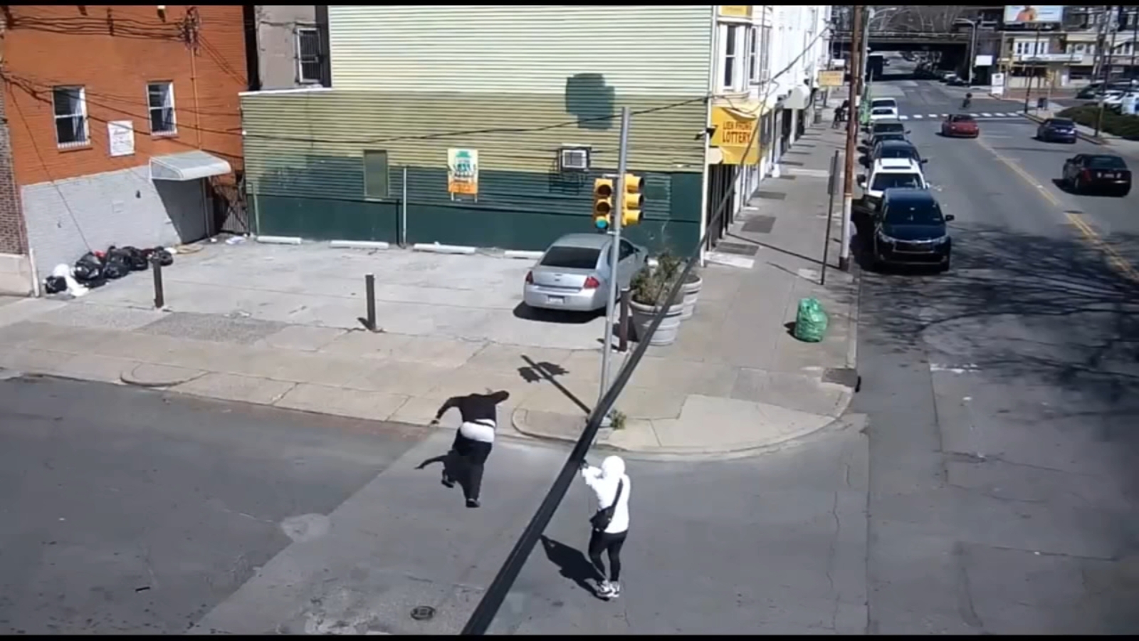 Philadelphia police: Man shot after verbal argument in broad daylight ...