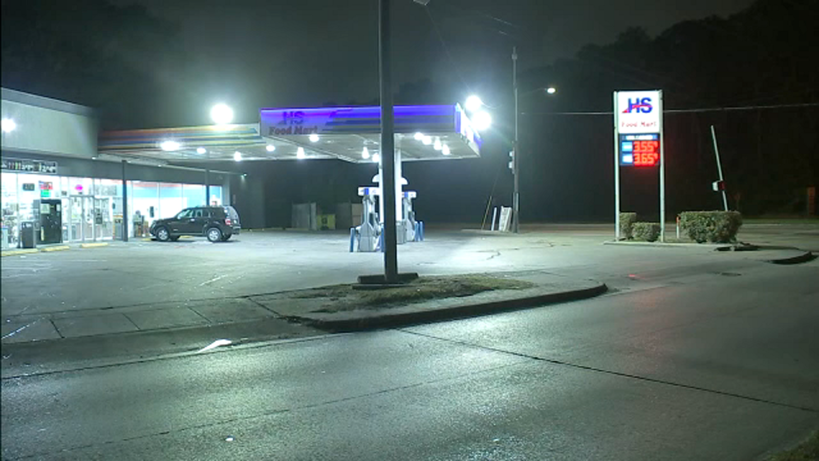 Houston shootings: Man asks for help at gas station after being shot on ...