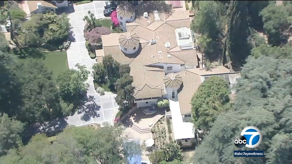 Alex Trebek estate sale draws hundreds to Studio City