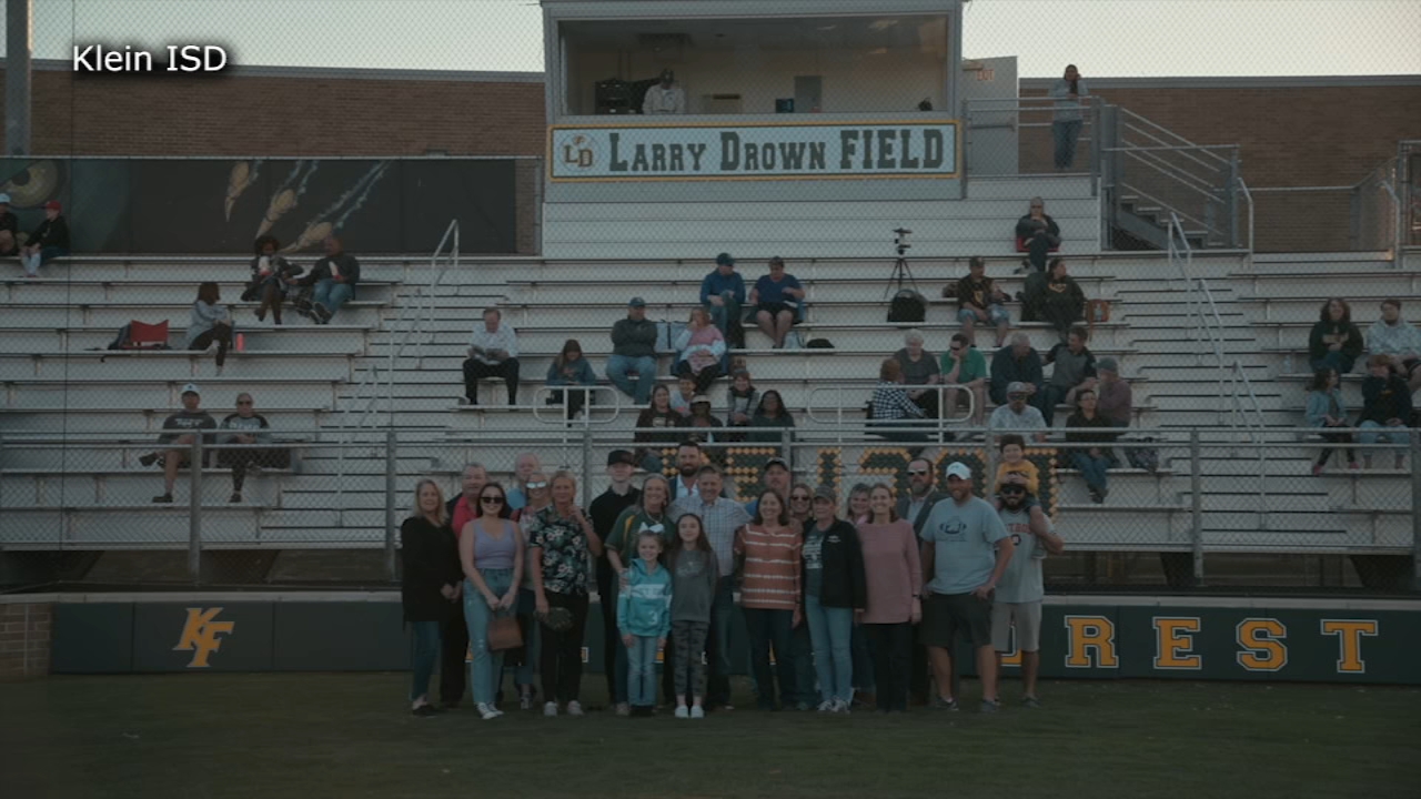 Klein Forest HS dedicates baseball field to former coach