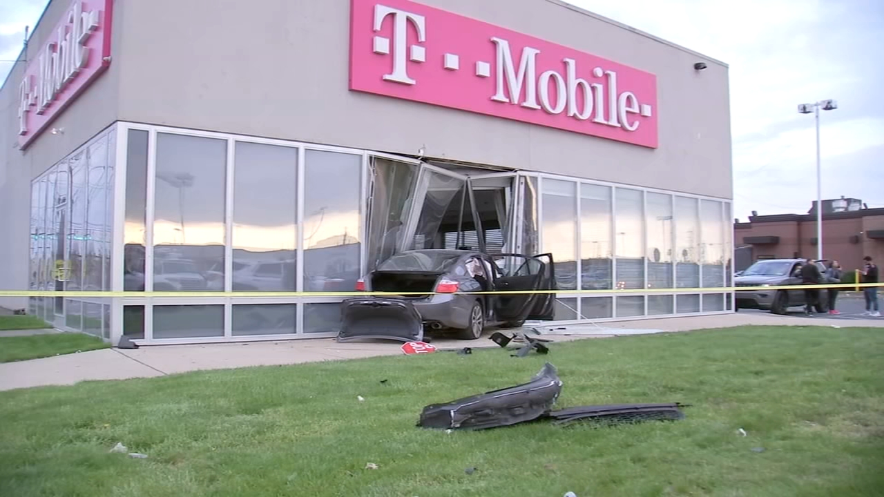 Stolen car crashes into T-Mobile store in Hunting Park