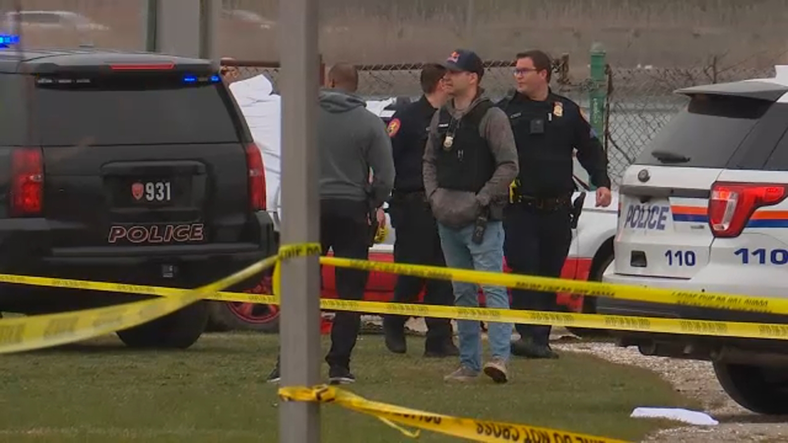 Car into water Man dies after vehicle plunges off shore in Freeport