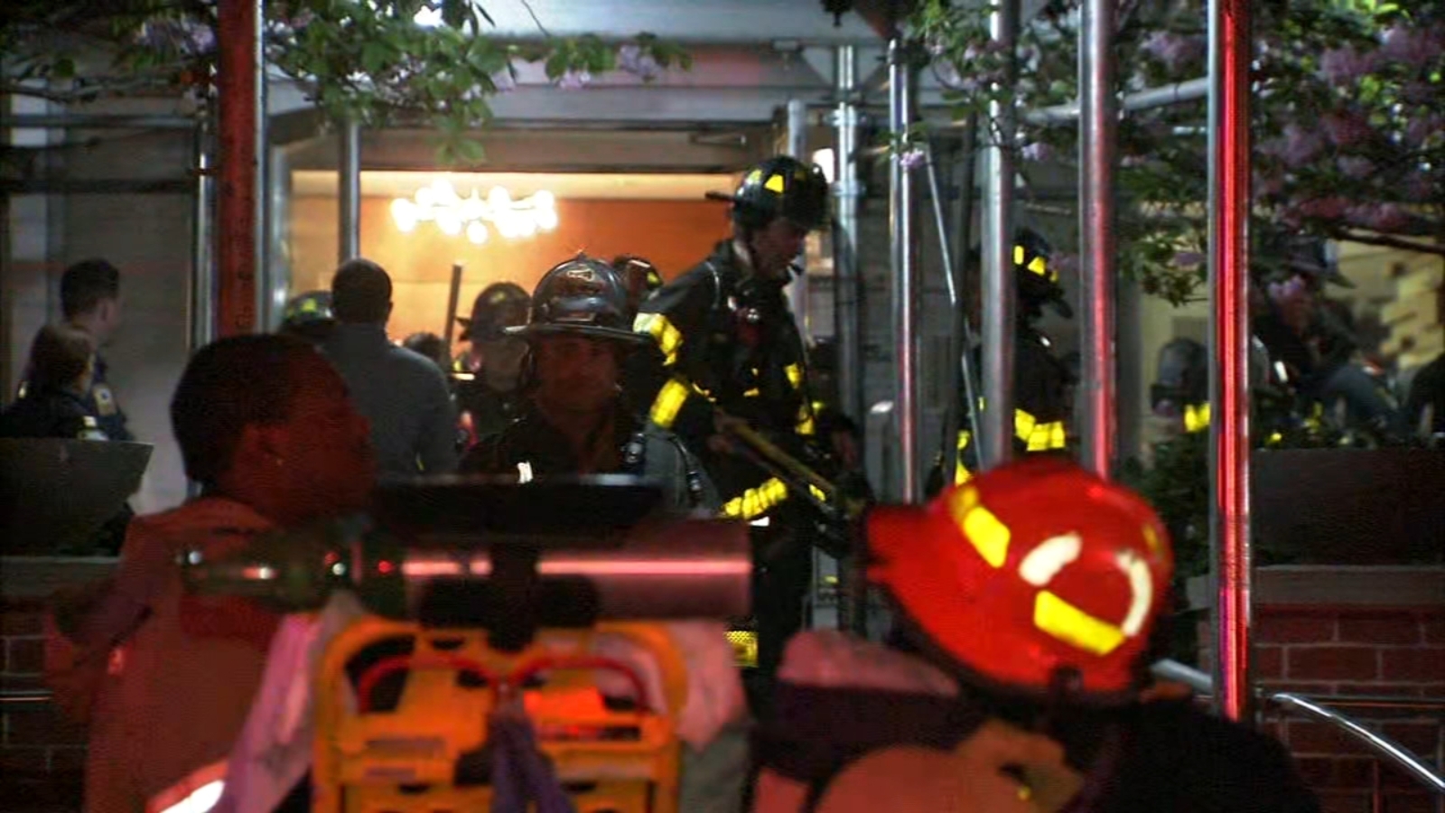 Sw19 Fire Upper West Side fire: 1 person critically injured in high-rise ...