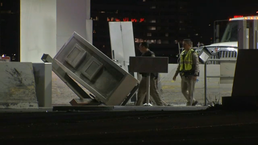 Big rig smashes into Bay Bridge toll plaza booth