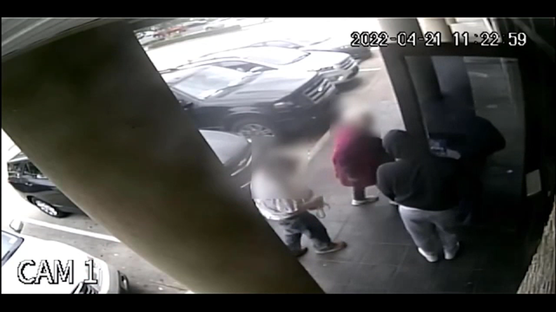 Video: Man opens door for couple then steals 90-year-old woman's purse