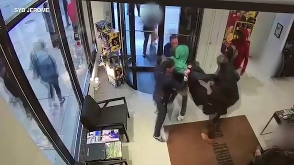 Chicago business owner frustrated amid recent surge of downtown violence