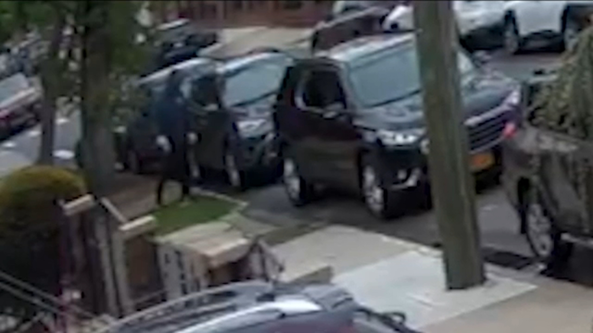 Man arrested after woman shot to death at home in Queens