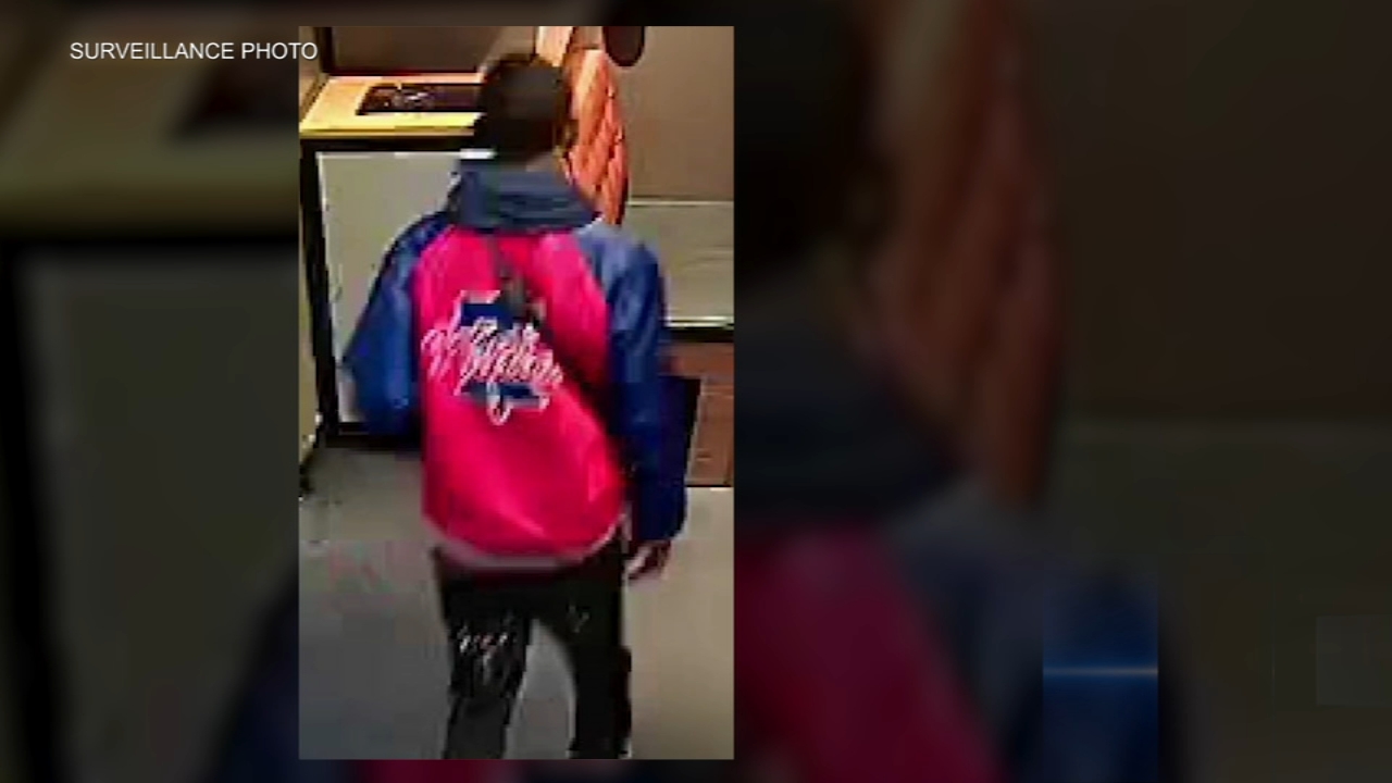 CPD looking for group in Loop shooting that struck 2 bystanders