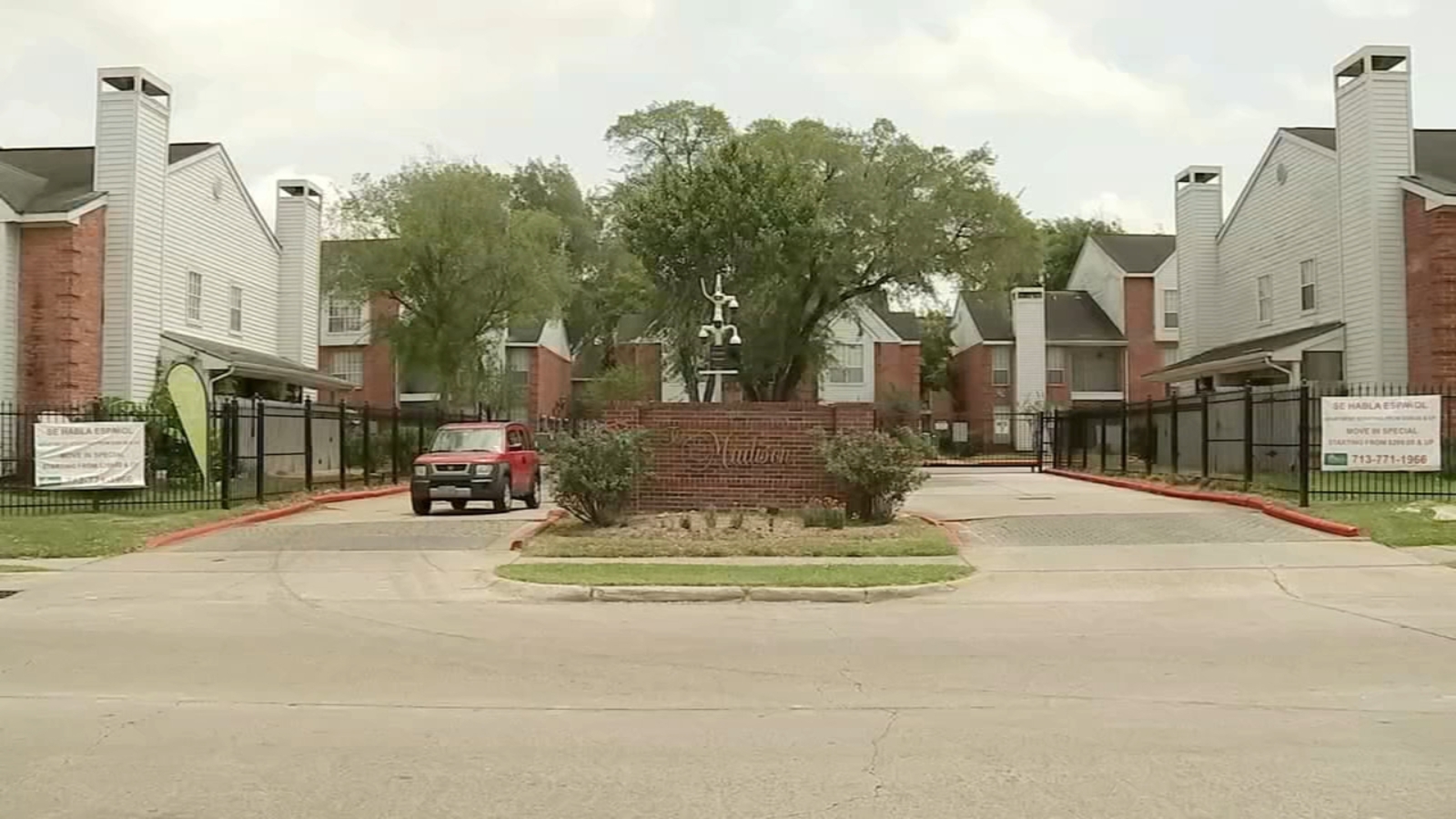 Tenants at Madison Apartments in southwest Houston face eviction despite paying the bills