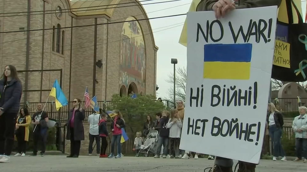 Chicago community celebrates Ukrainian moms on Mother's Day