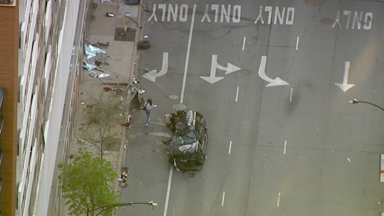 2 women seriously hurt after car hits River North building: CPD