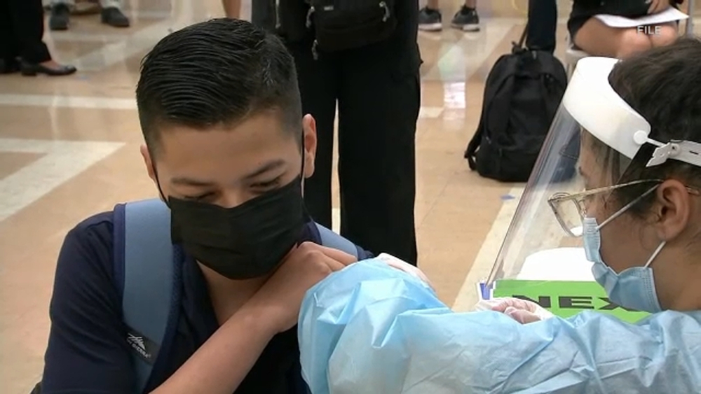 LAUSD to decide on delaying student COVID vaccine mandate