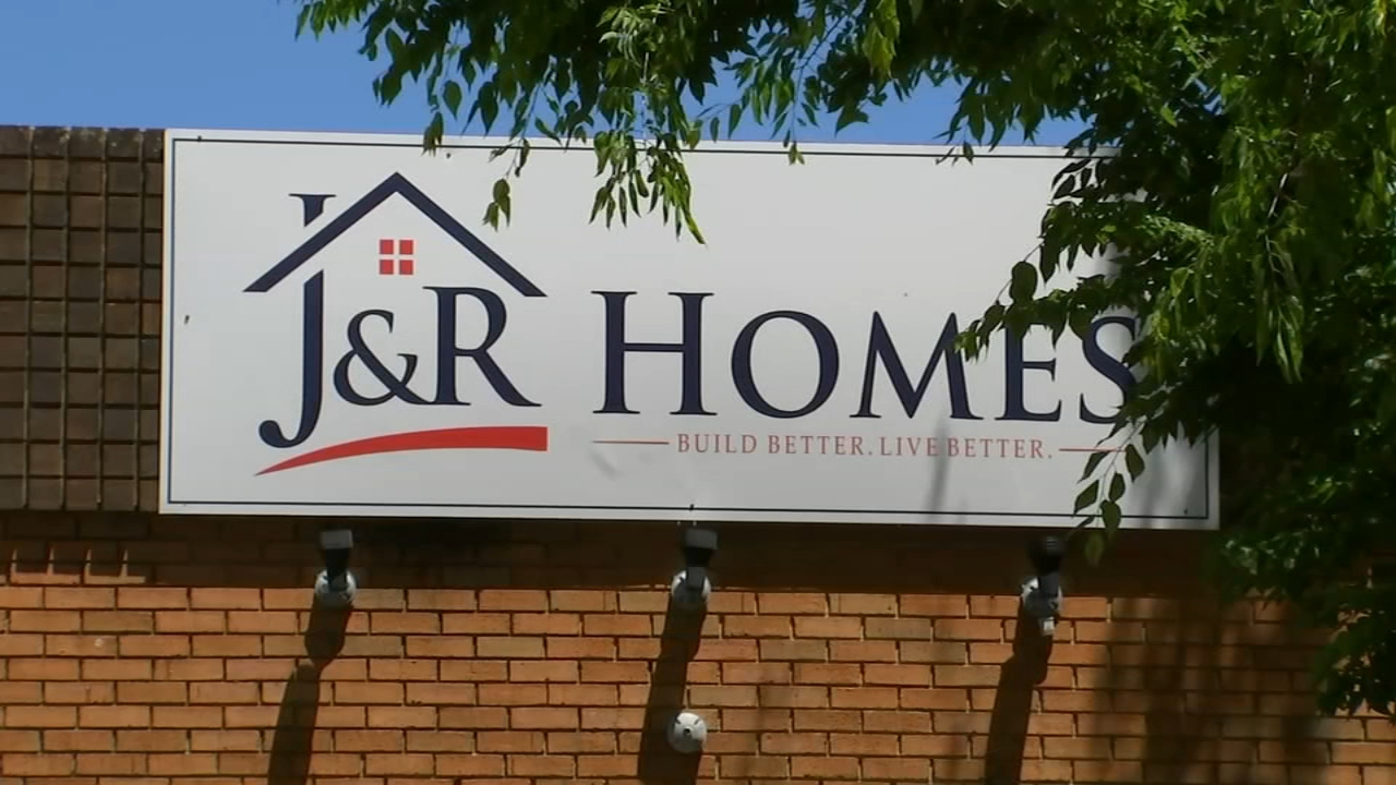 Builder that left customers with unfinished homes surrenders license