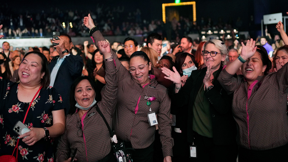 Las Vegas hotel gives $5K bonuses to all employees