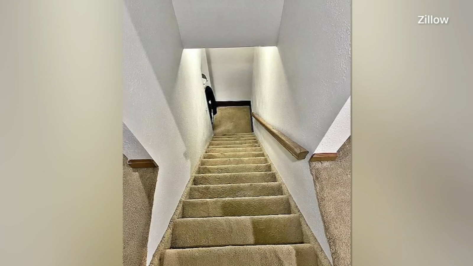 Zillow Carlinville, IL house uses Michael Myers, 'Halloween' character