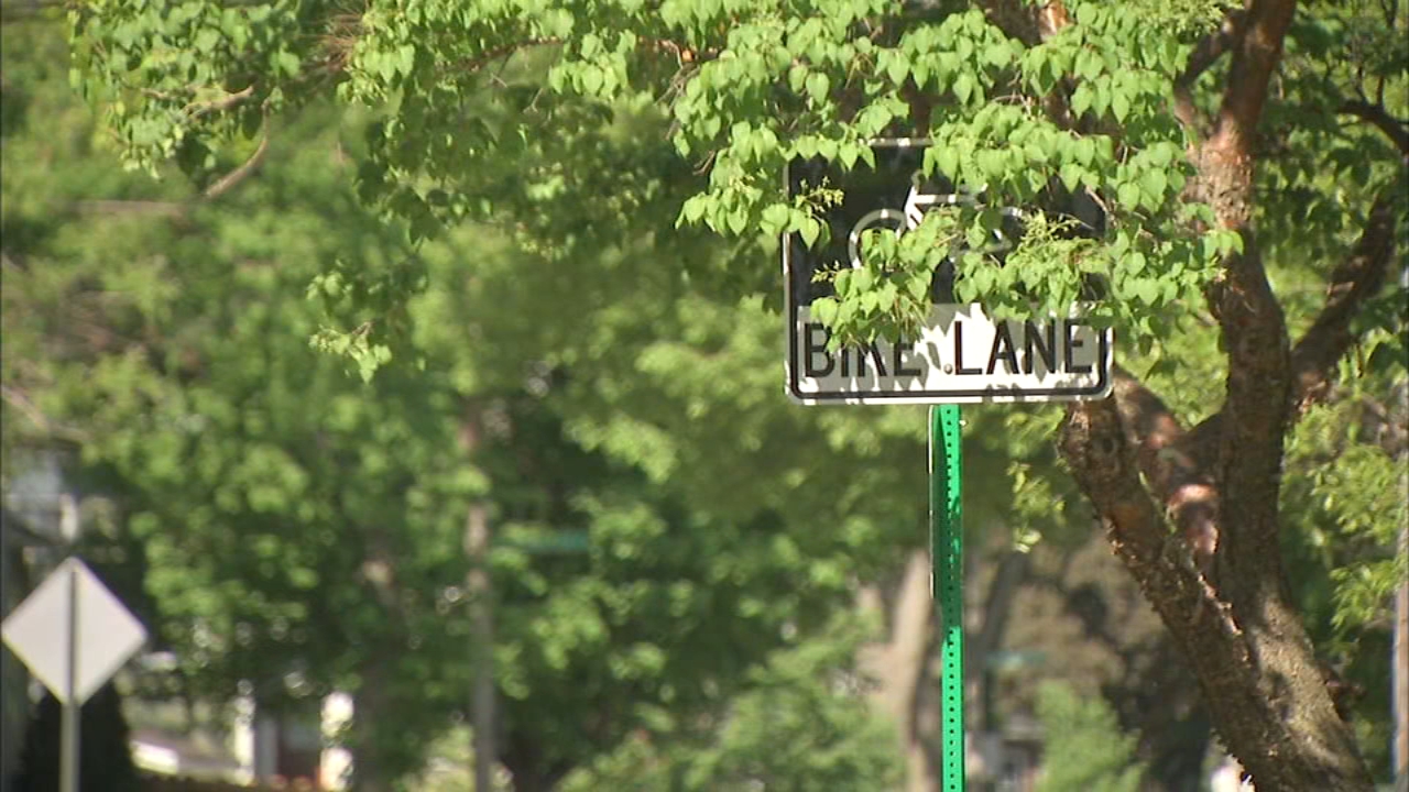 Bicyclist injured in hit-and-run crash: Oak Park police