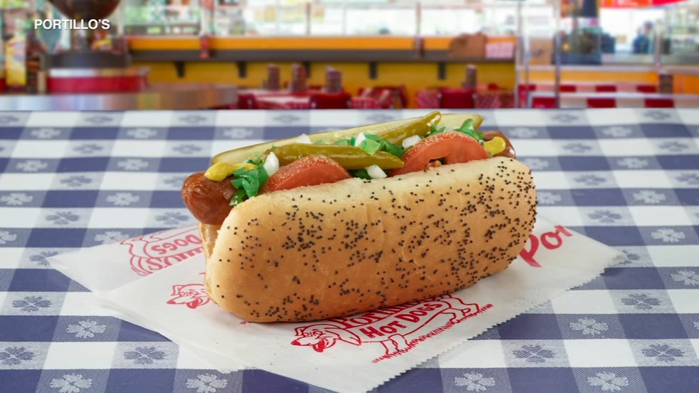 Portillo's garden dog is chain's 1st-ever plant-based hot dog
