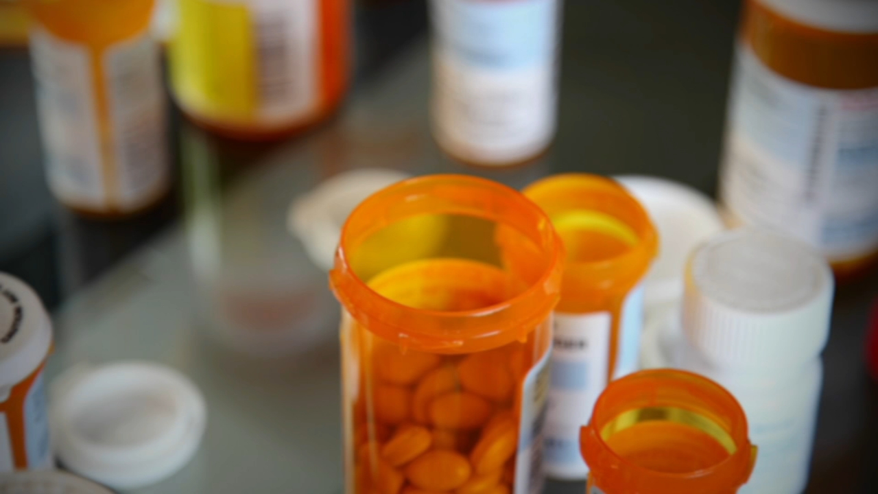 Buying prescriptions online could save you some money, CR says