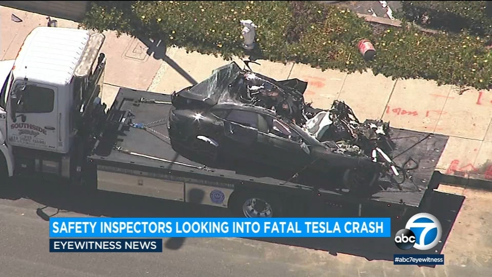 Federal agency probing Tesla crash that killed 3 in Newport Beach
