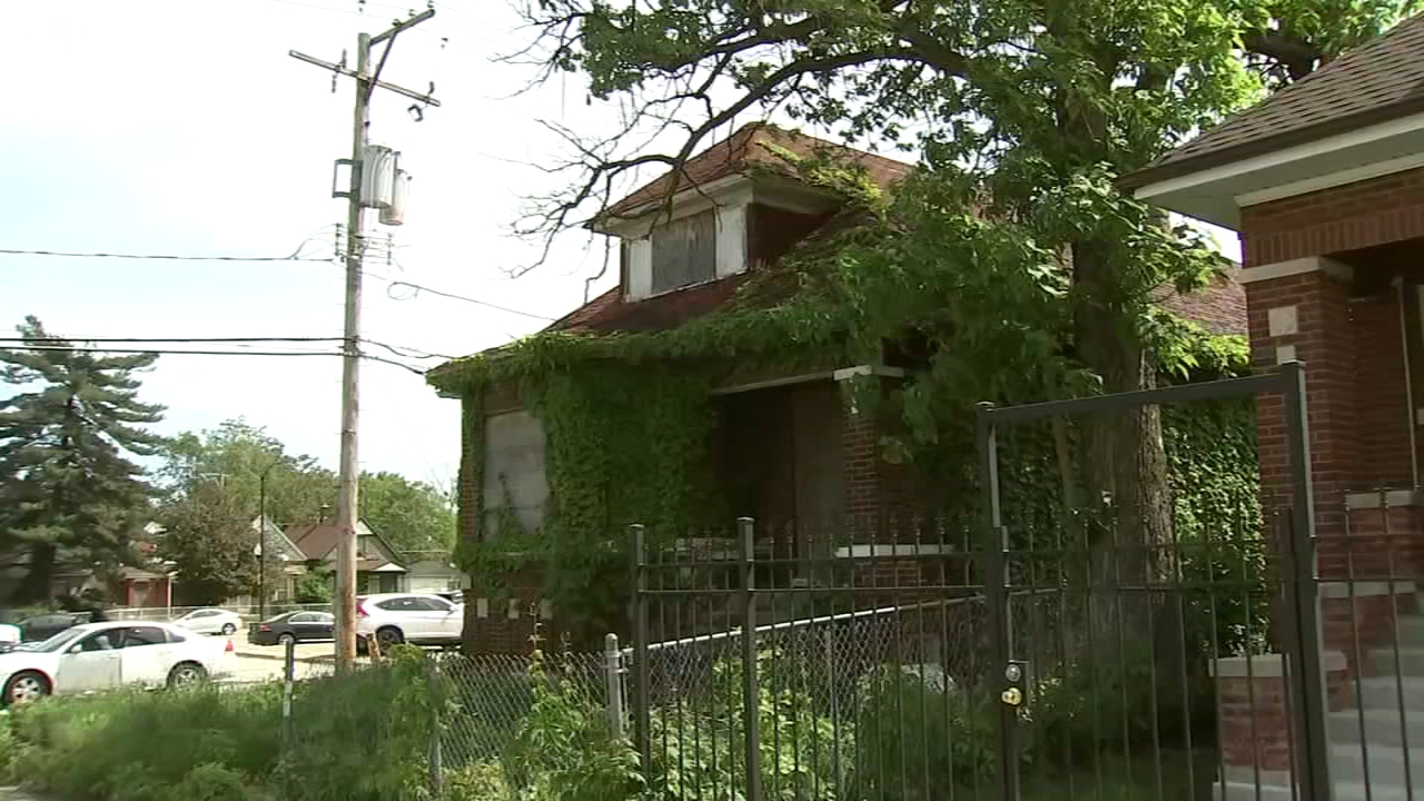 Woman found screaming in abandoned Far South Side house, neighbor says