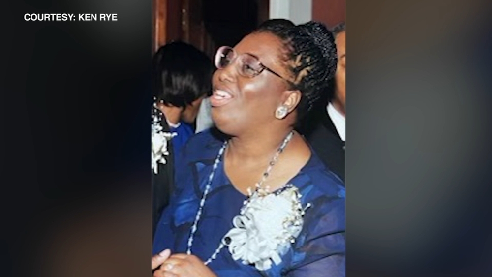 Family of woman who died during heat wave in N. Side apartments sues