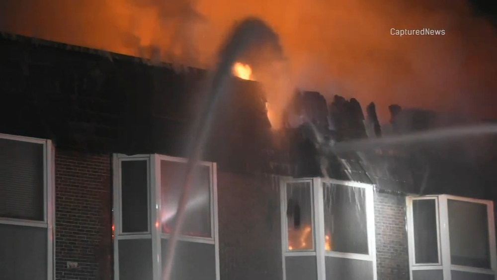 Park Ridge firefighter 1 of 5 injured in apartment building blaze